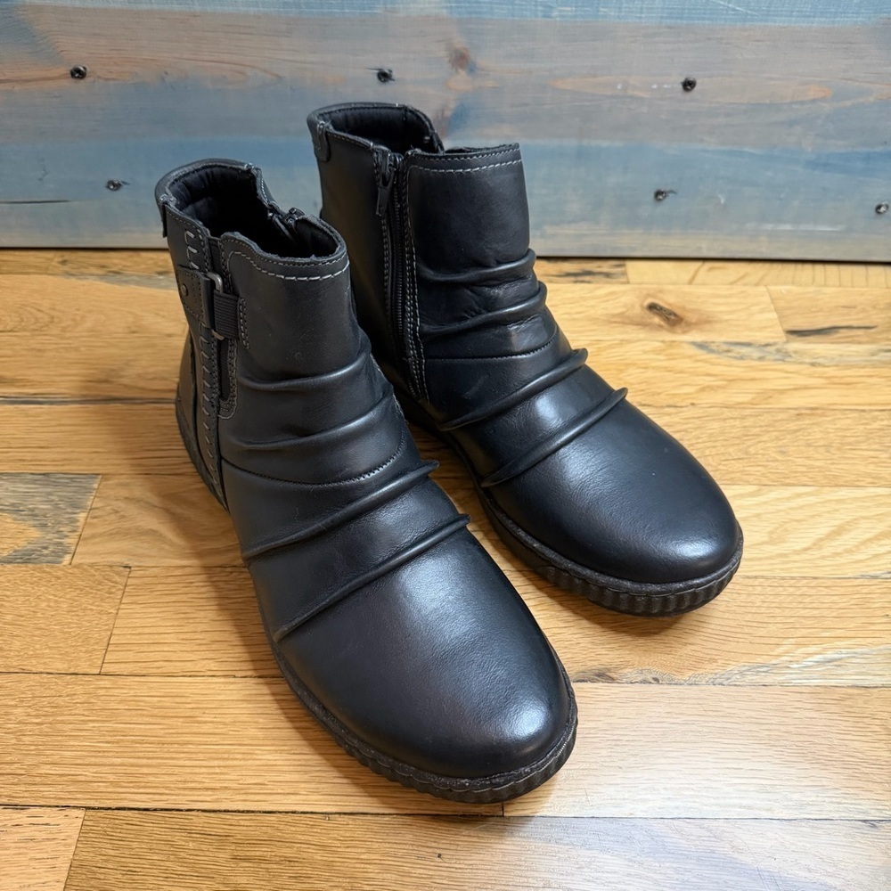 Clarks Womens Caroline Orchid Ruched Boots Black Leather Side Zipper 10M - Picture 5 of 10